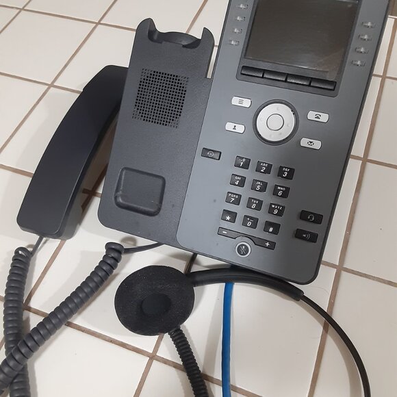 Avaya J179 Professional Office Corded IP Phone With Headset - Picture 10 of 12